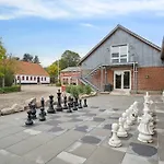 750 M2 Countryside Idyll With Activity Хадерслев