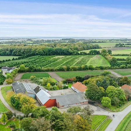 750 M2 Countryside Idyll With Activity *