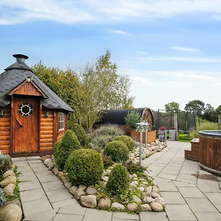 750 M2 Countryside Idyll With Activity *