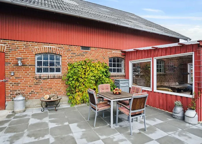 750 M2 Countryside Idyll With Activity *