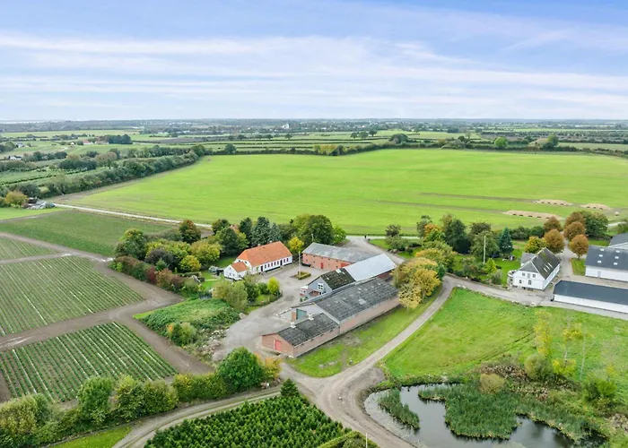 750 M2 Countryside Idyll With Activity Feriegård