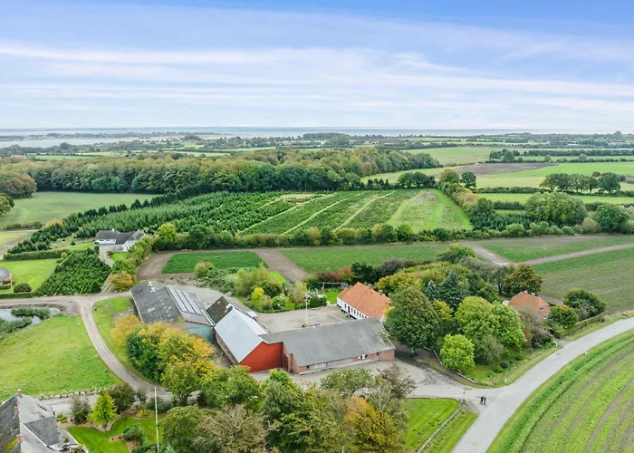 750 M2 Countryside Idyll With Activity *